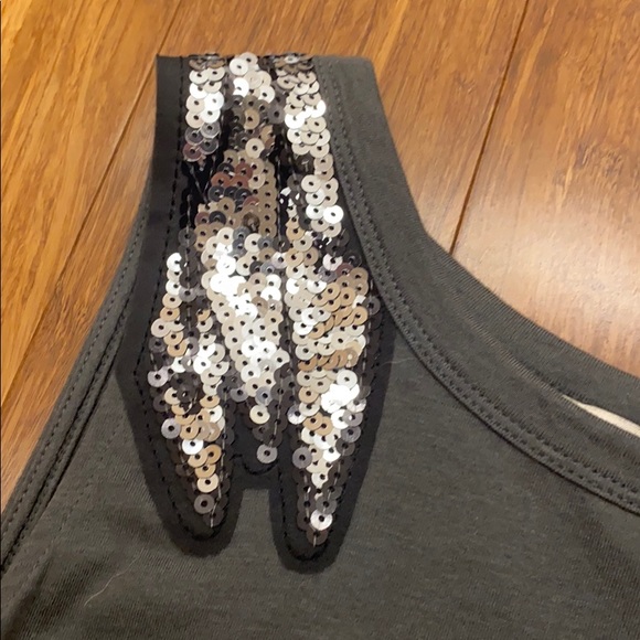 Grey tank top with sequin accents - Picture 4 of 4